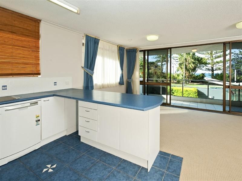 4/125 Mooloolaba Esplanade, Mooloolaba QLD 4557
