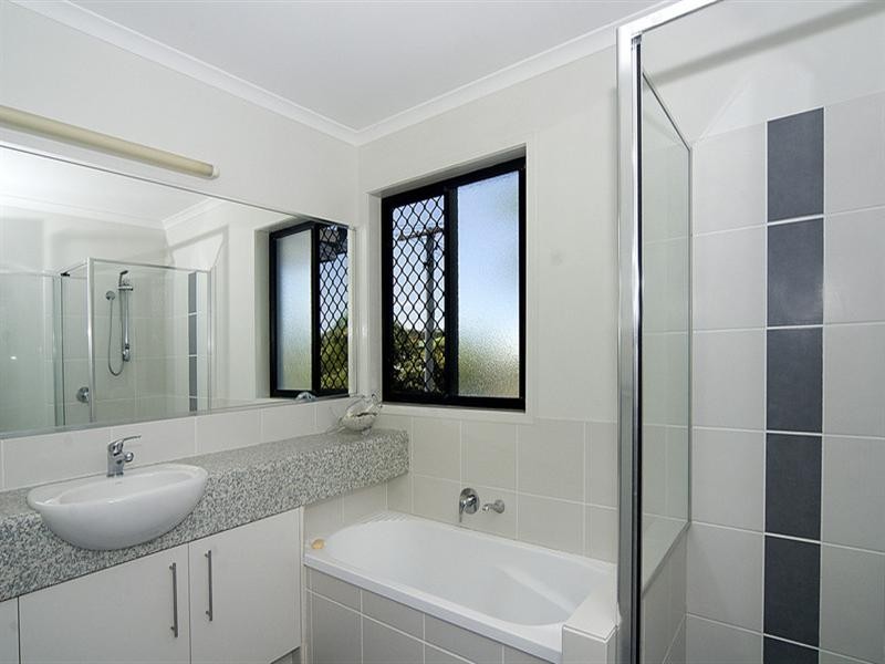 1/2 Urambi Court, Mountain Creek QLD 4557