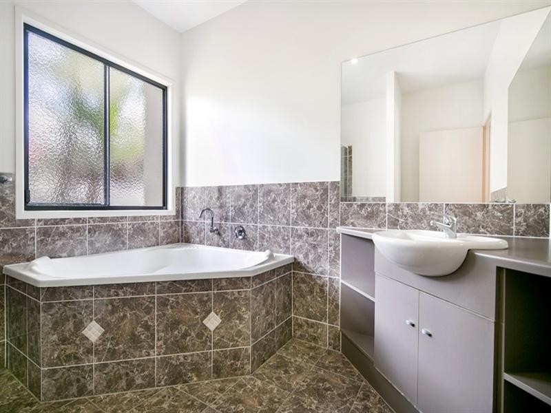 27 Toulambi Drive, Buderim QLD 4556