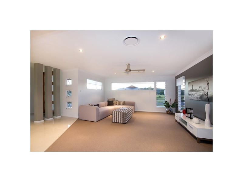 19 Forest Pines Boulevard, Forest Glen QLD 4556