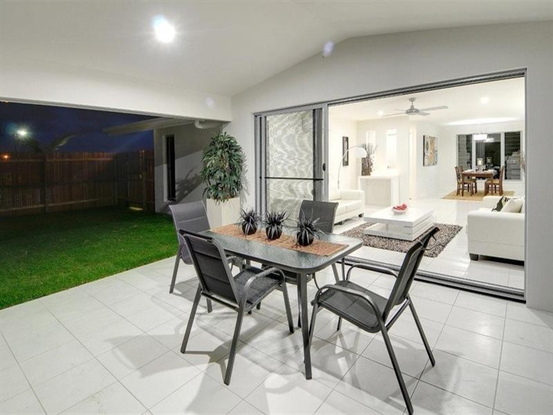 17 Lark Circuit, Mountain Creek QLD 4557