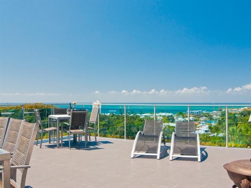 21 Yakola Parade, Alexandra Headland QLD 4572