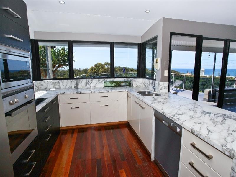 21 Yakola Parade, Alexandra Headland QLD 4572