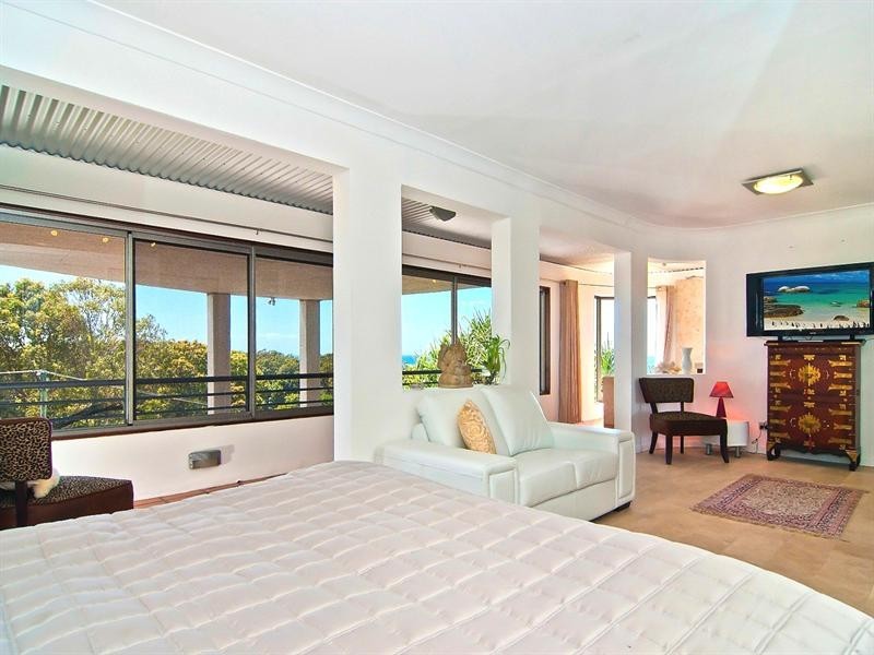 21 Yakola Parade, Alexandra Headland QLD 4572