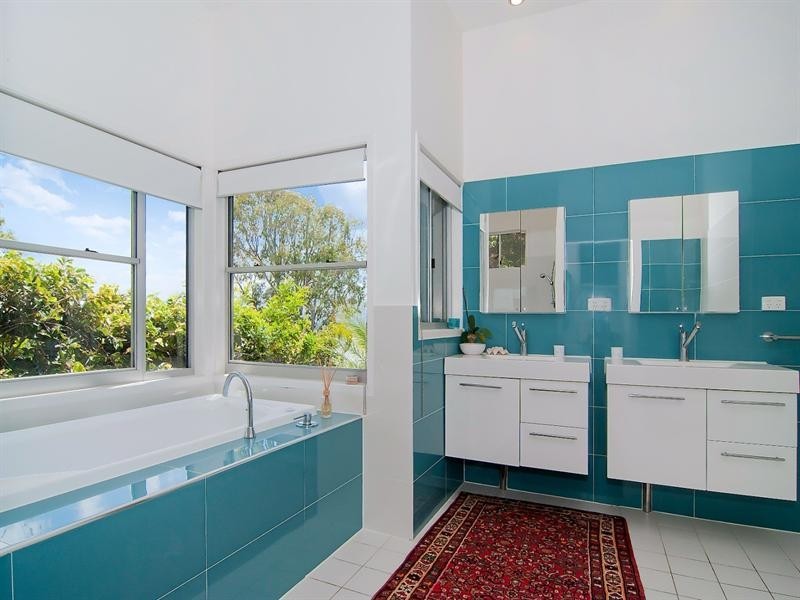 21 Yakola Parade, Alexandra Headland QLD 4572