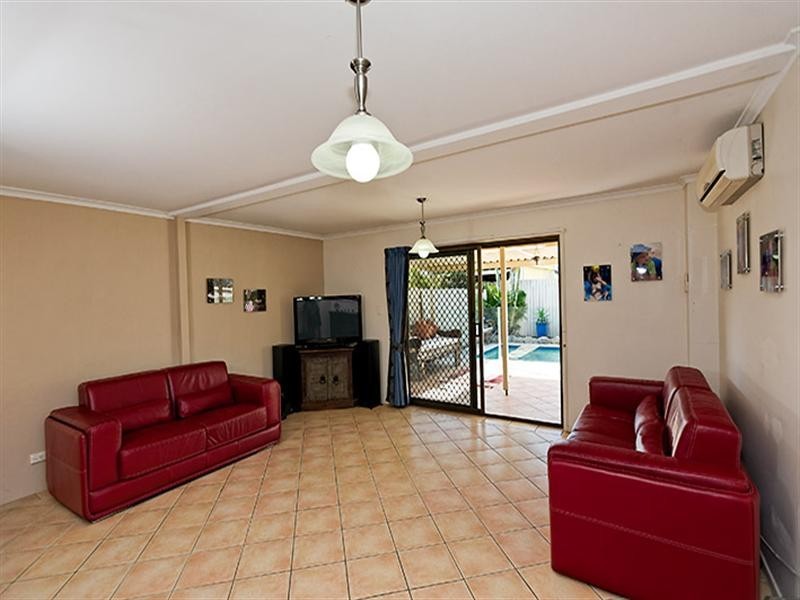 2/14 Broadwater Avenue, Maroochydore QLD 4558