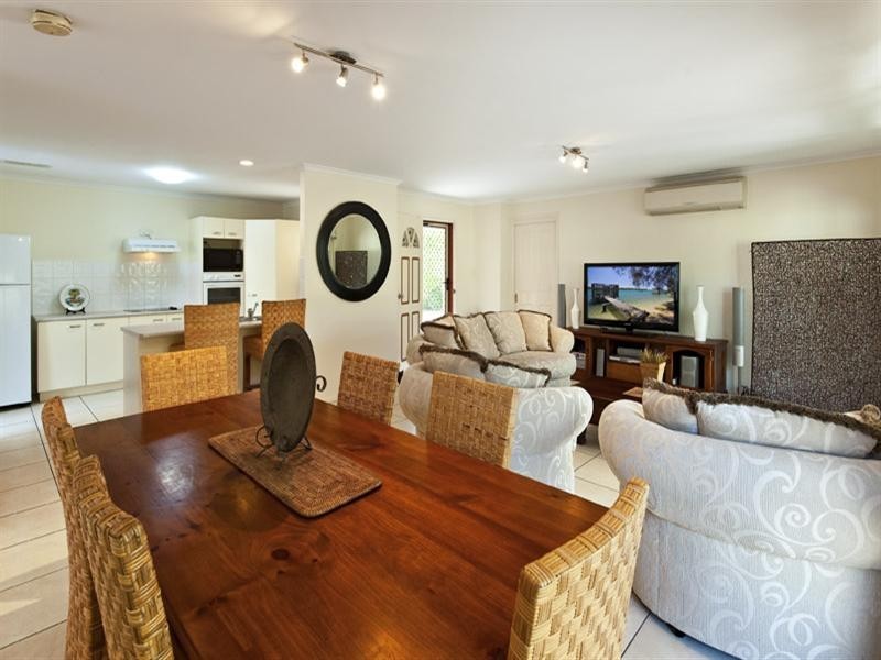 2/135 Tepequar Drive, Maroochydore QLD 4558