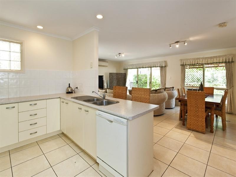 2/135 Tepequar Drive, Maroochydore QLD 4558