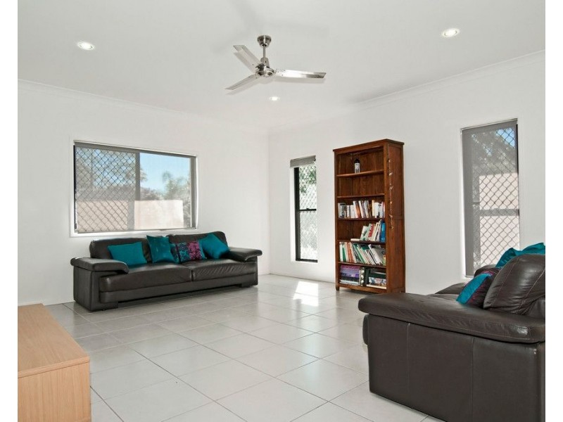 2/11 Allamanda Avenue, Buderim QLD 4556