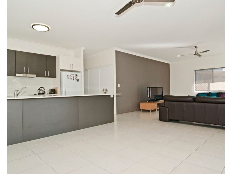 2/11 Allamanda Avenue, Buderim QLD 4556