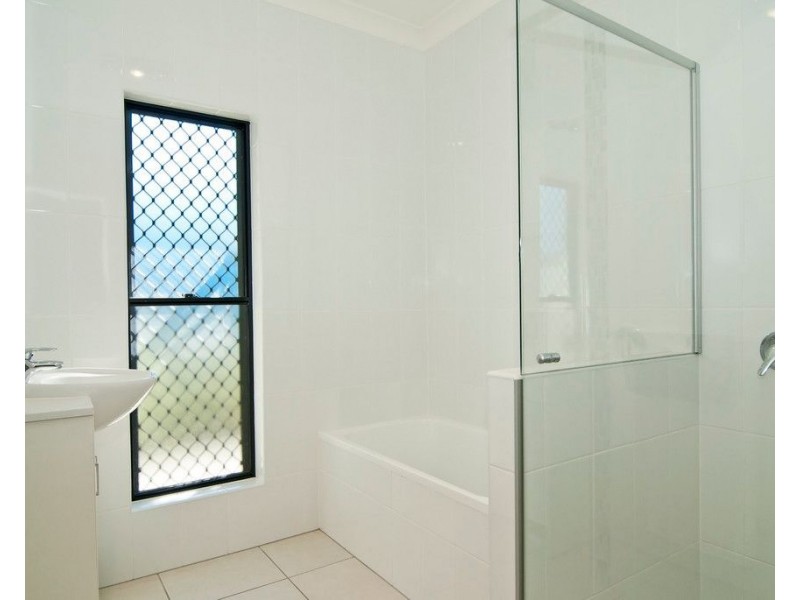 2/11 Allamanda Avenue, Buderim QLD 4556