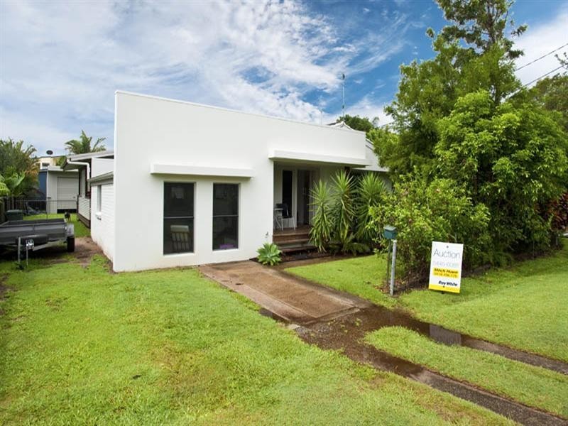 16 Broadwater Avenue, Maroochydore QLD 4558