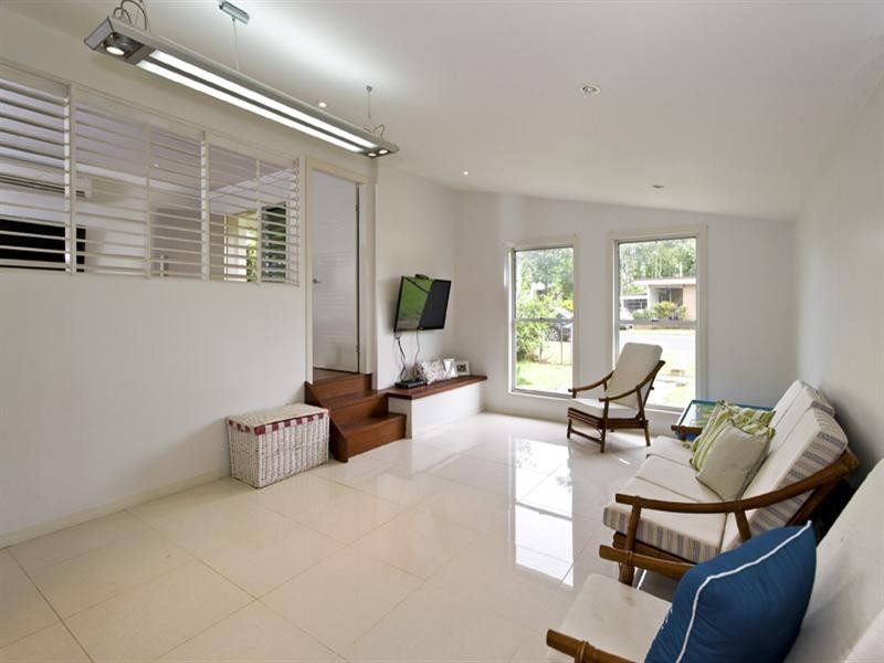 16 Broadwater Avenue, Maroochydore QLD 4558