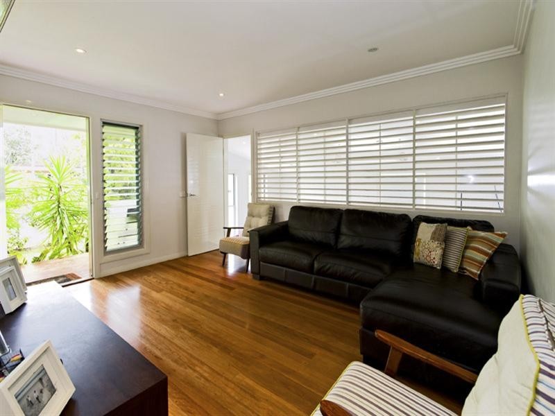 16 Broadwater Avenue, Maroochydore QLD 4558