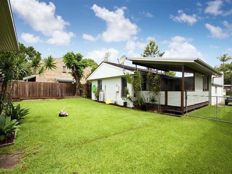 16 Broadwater Avenue, Maroochydore QLD 4558