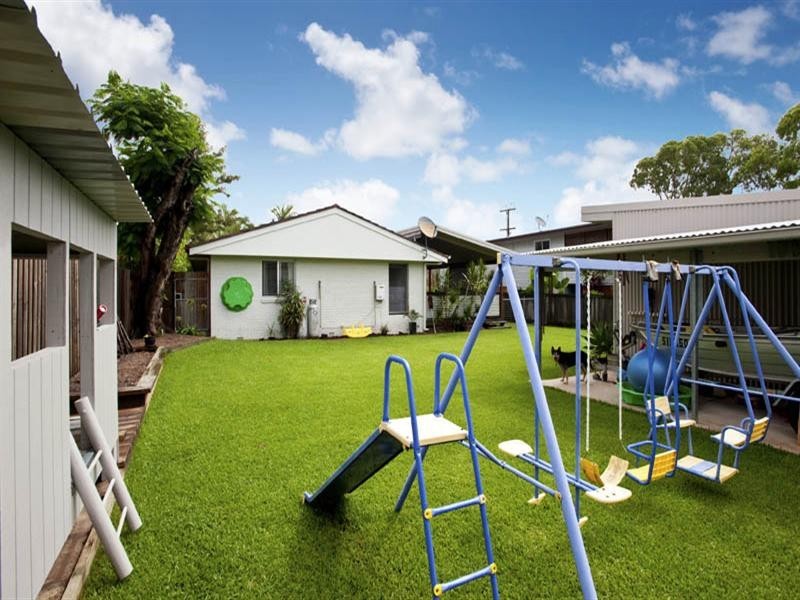 16 Broadwater Avenue, Maroochydore QLD 4558