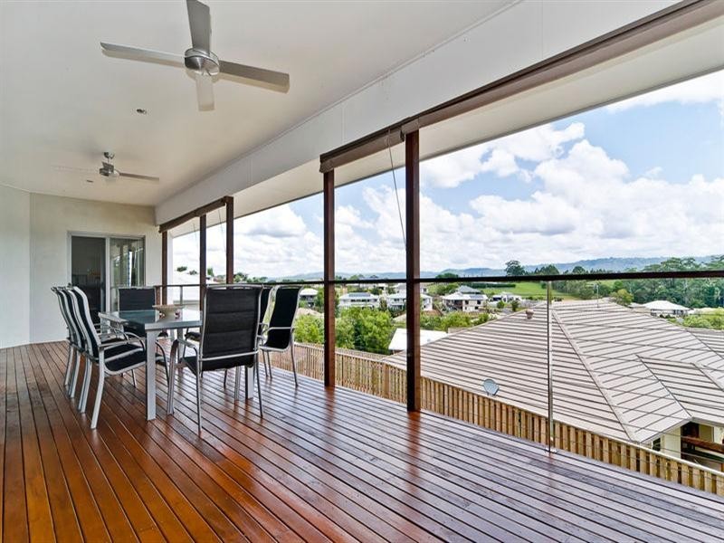 11 Lewis Place, Woombye QLD 4559