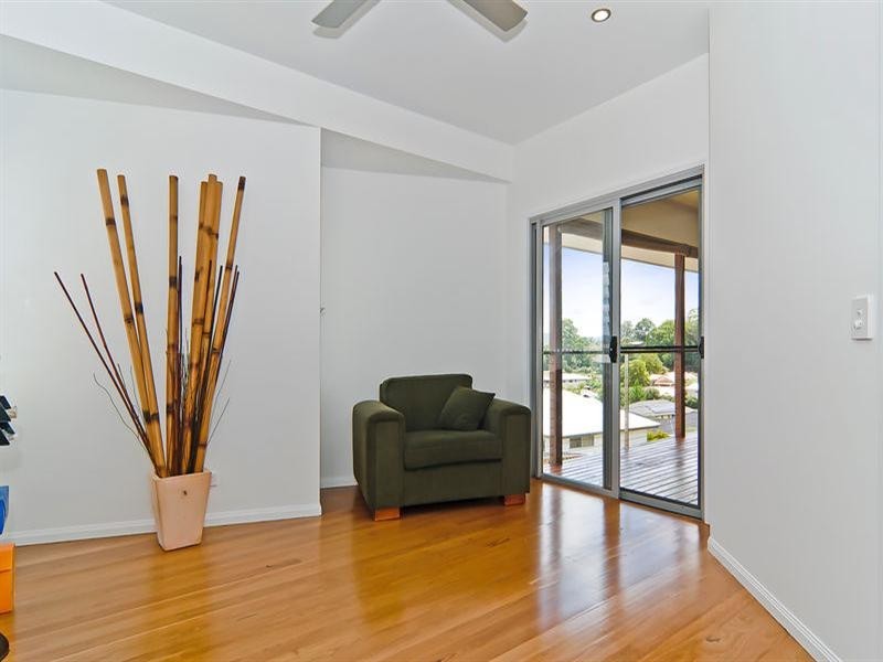 11 Lewis Place, Woombye QLD 4559