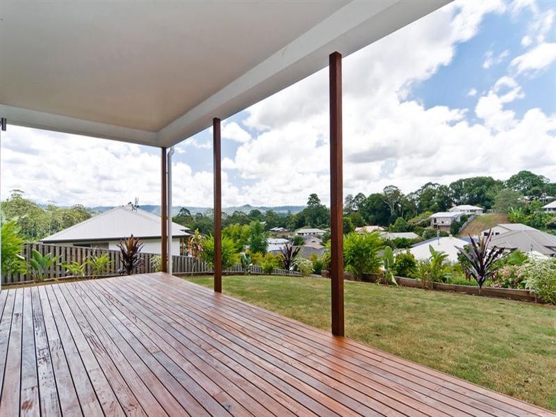 11 Lewis Place, Woombye QLD 4559