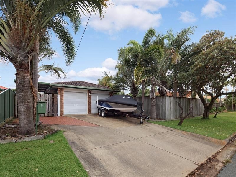 5 Marana Street, Warana QLD 4575
