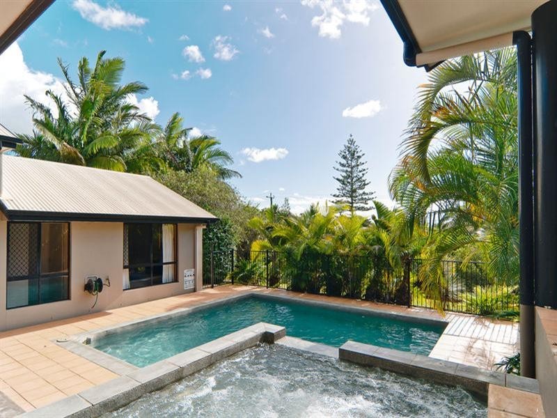 17 St Antons Drive, Mons QLD 4556