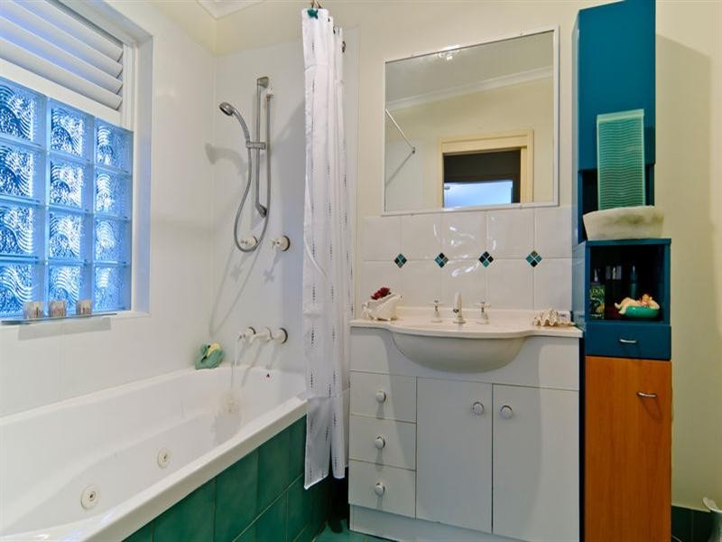 24 Tarnkun Street, Alexandra Headland QLD 4572