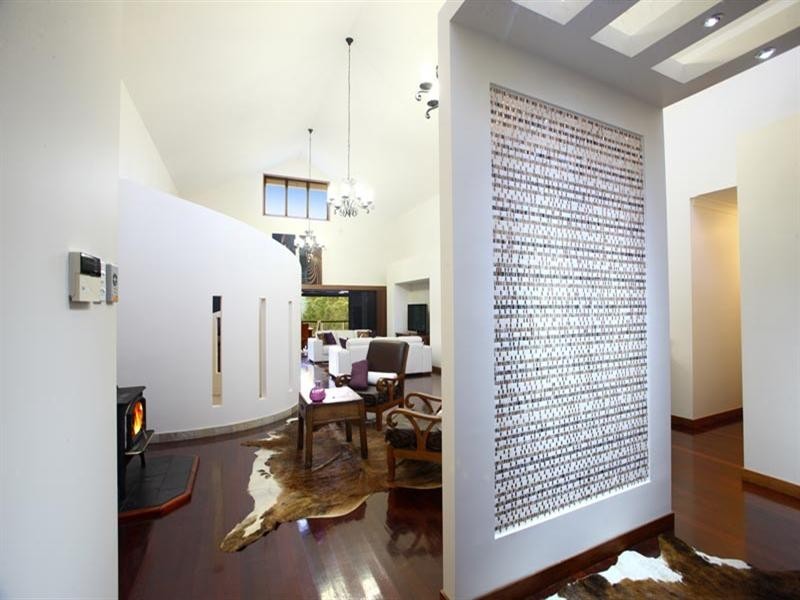 100 Rainforest Road, Chevallum QLD 4555