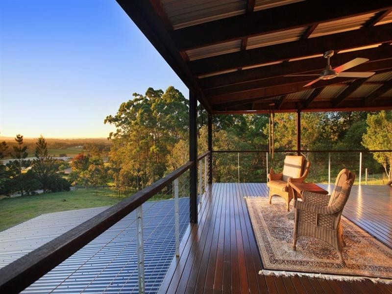 100 Rainforest Road, Chevallum QLD 4555