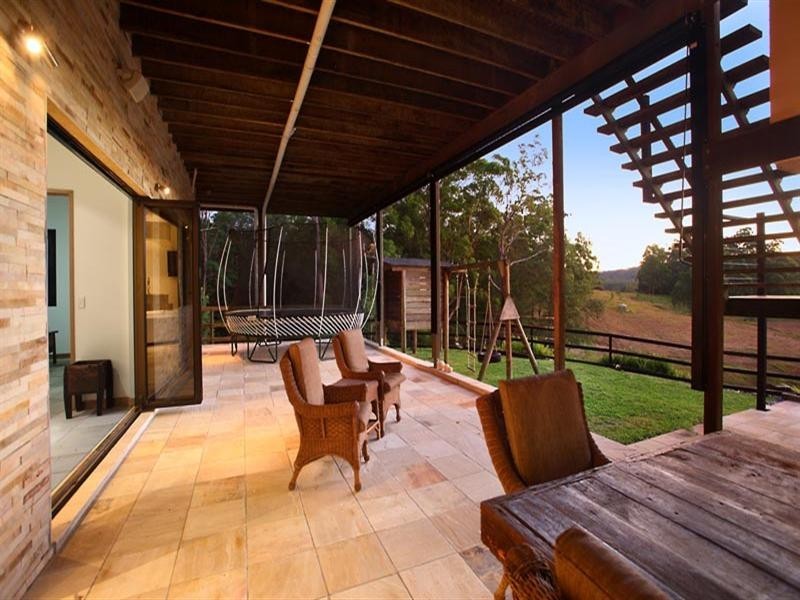 100 Rainforest Road, Chevallum QLD 4555