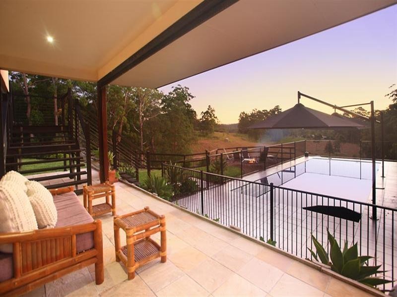 100 Rainforest Road, Chevallum QLD 4555