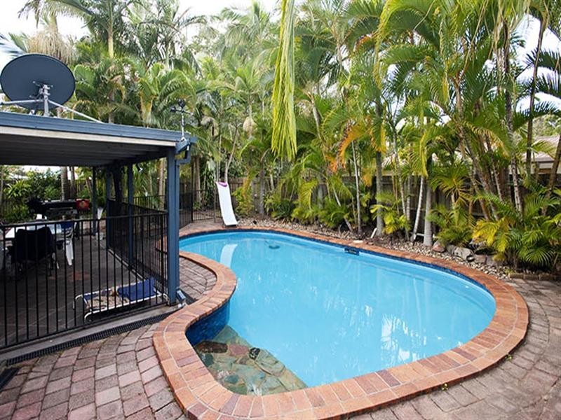 18 Karawatha Drive, Mountain Creek QLD 4557