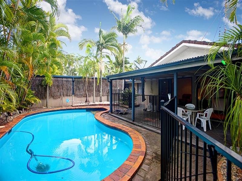 18 Karawatha Drive, Mountain Creek QLD 4557