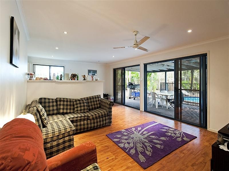 18 Karawatha Drive, Mountain Creek QLD 4557