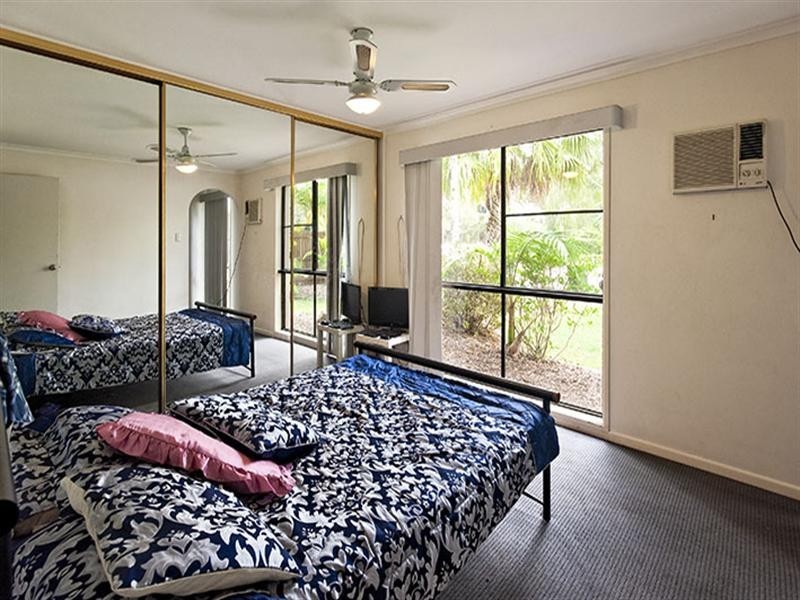 18 Karawatha Drive, Mountain Creek QLD 4557