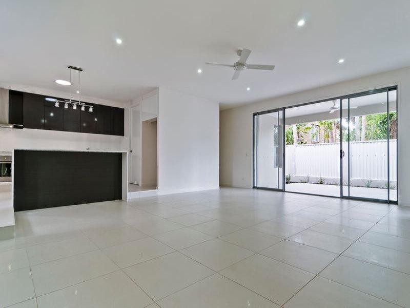 2/6 Sorensen Avenue, Buderim QLD 4556