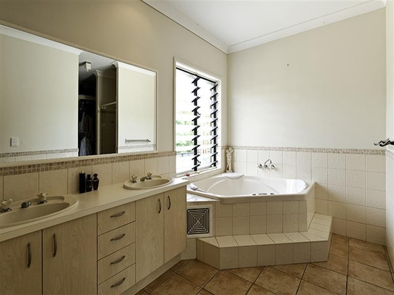 120 Sahara Road, Glass House Mountains QLD 4518