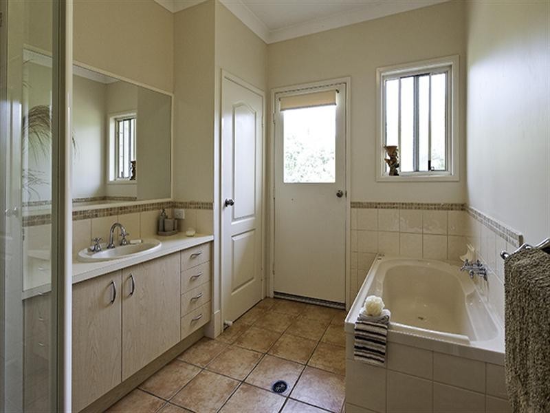 120 Sahara Road, Glass House Mountains QLD 4518