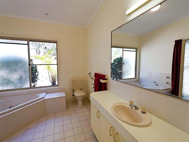 124 Glenview Road, Glenview QLD 4553