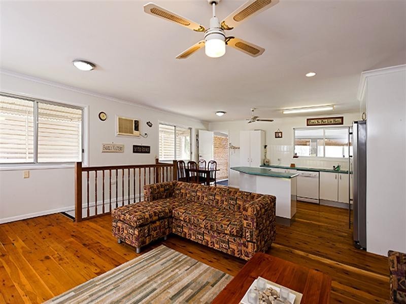 27 Stuart Place, Nambour QLD 4560