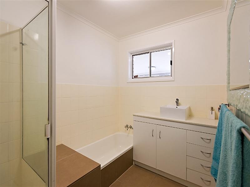 27 Stuart Place, Nambour QLD 4560