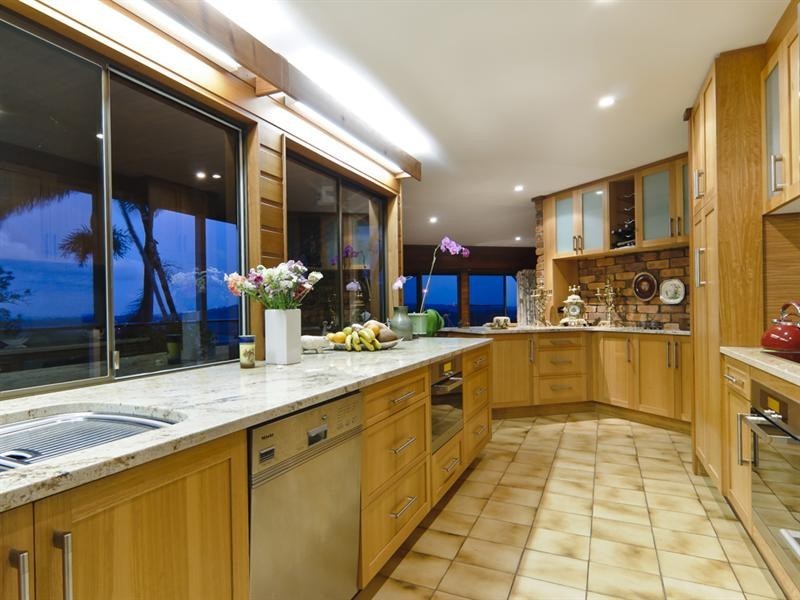 3-5 Kelks Hill Road, Nambour QLD 4560