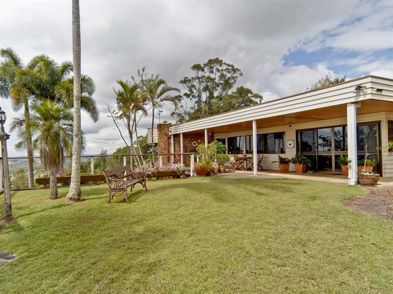 3-5 Kelks Hill Road, Nambour QLD 4560