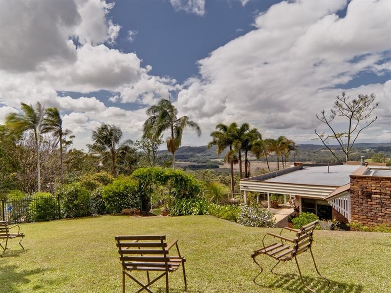 3-5 Kelks Hill Road, Nambour QLD 4560