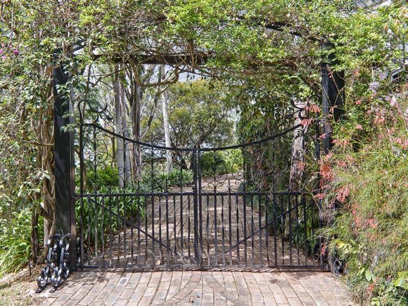 3-5 Kelks Hill Road, Nambour QLD 4560