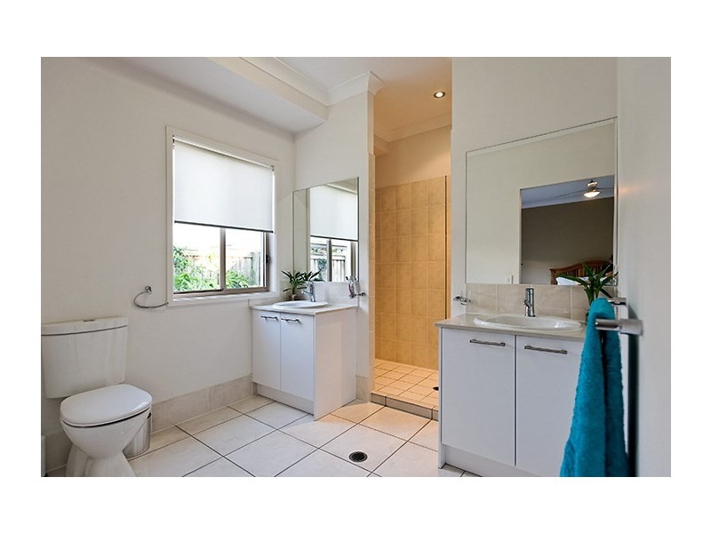 8 Peppermint Crescent, Sippy Downs QLD 4556