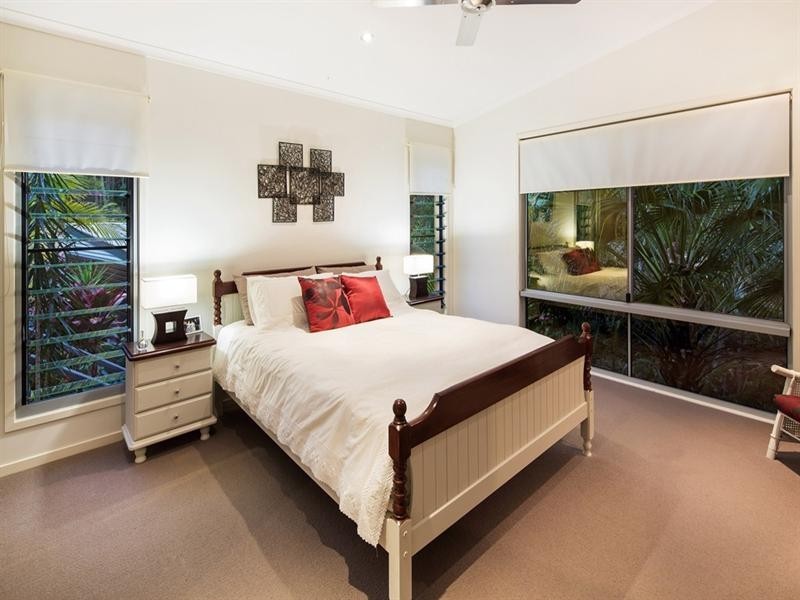 16 Bowerbird Place, Mons QLD 4556