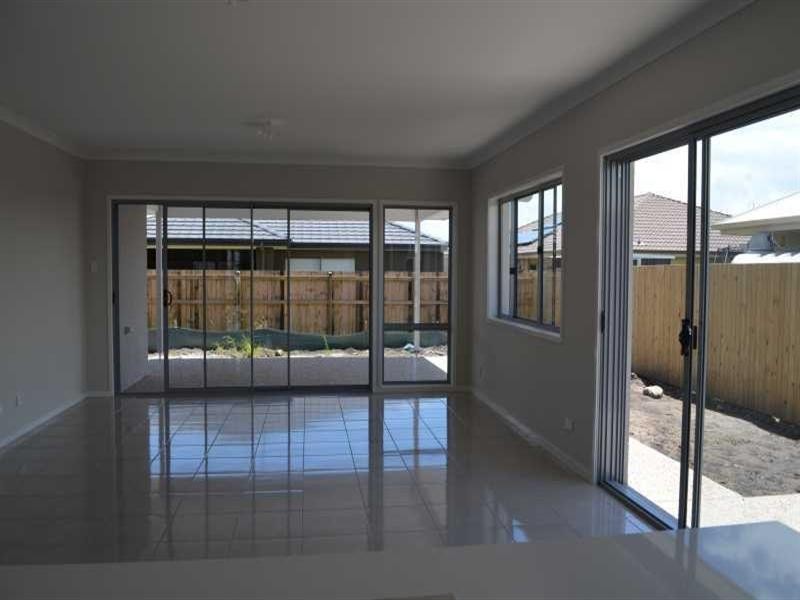 37 Sweetlip Circuit, Mountain Creek QLD 4557