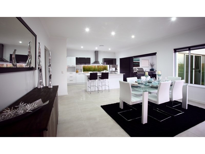 14 Feather Court, Birtinya QLD 4575