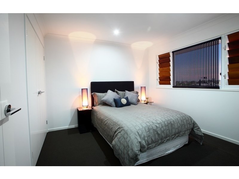 14 Feather Court, Birtinya QLD 4575