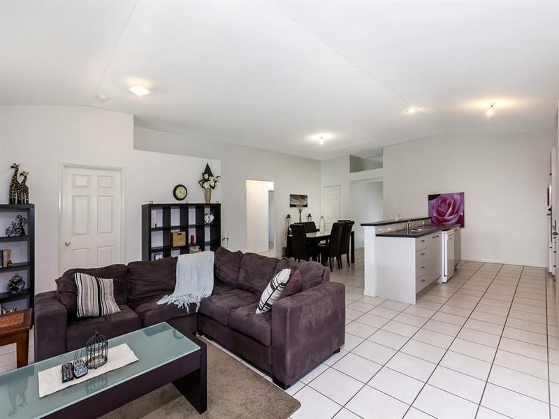 25 Dorian Crescent, Sippy Downs QLD 4556